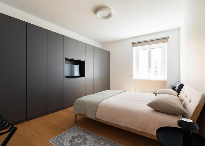 Popolo Design By Romeloft Apartment